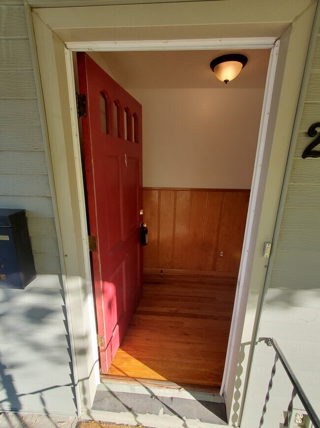 Building Photo - 260 W 19th St