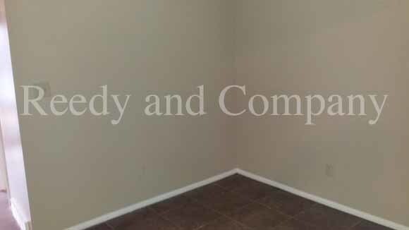 Foto del edificio - Spacious Townhome