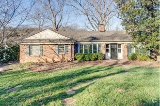 Building Photo - 2817 White Oak Dr