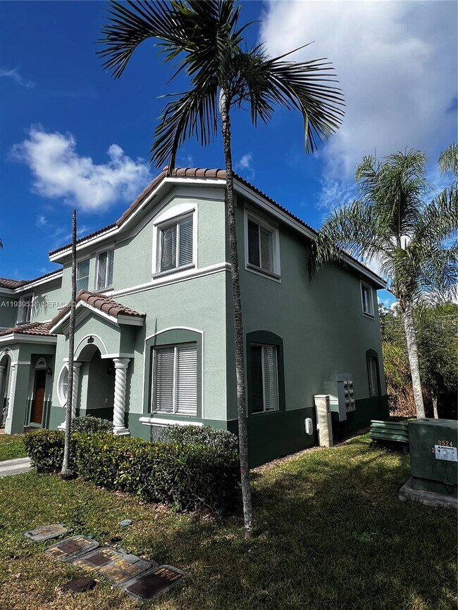 Foto del edificio - 1441 SE 24th Ct