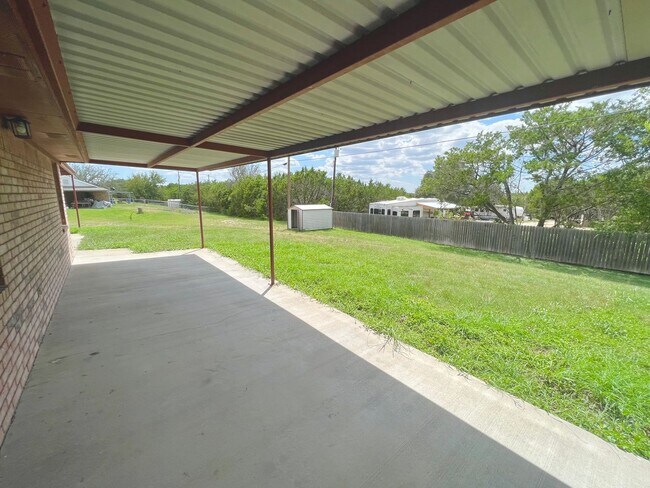 Foto del edificio - Country Living in Kempner!