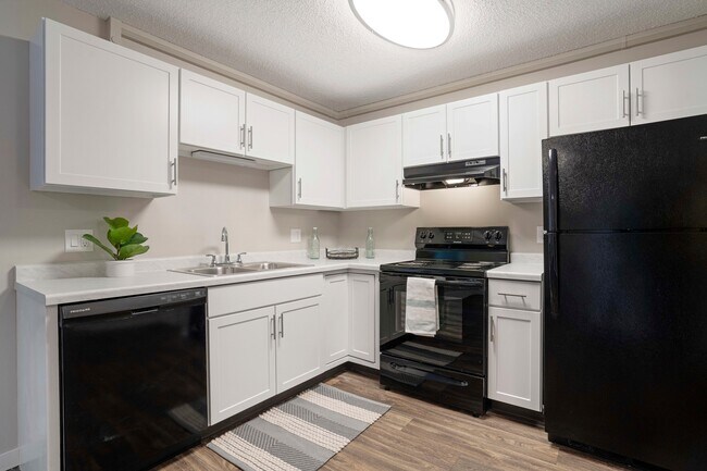 Foto del edificio - Hillcrest Place Apartments