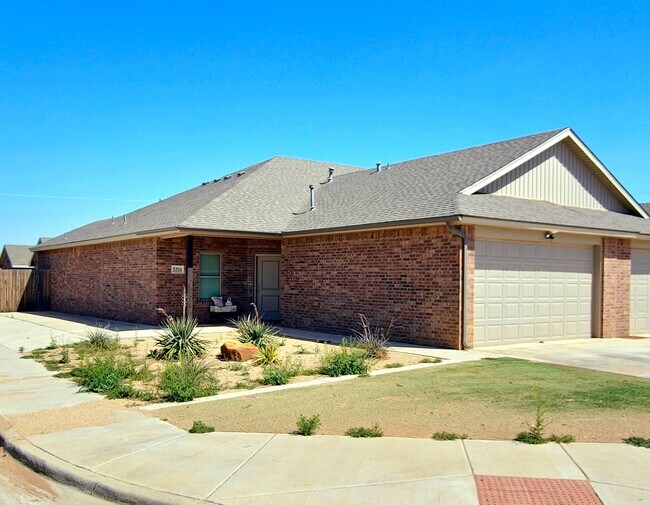 Foto del edificio - Charming Townhome!