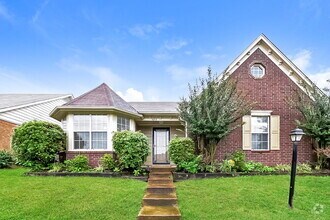 Building Photo - 1653 Dexter Ln