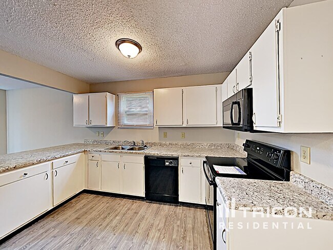 Foto del edificio - 6503 Townsend Way