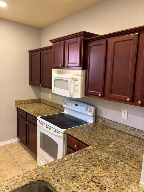 Building Photo - 126 Vista Verdi Cir