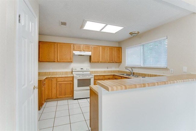 Building Photo - 7122 Tara Blue Ridge Dr
