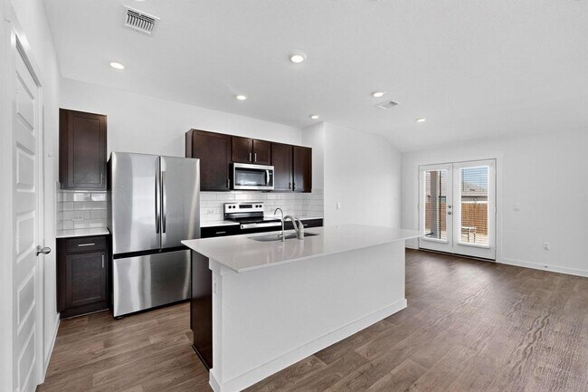 Building Photo - 322 Pedernales Ln