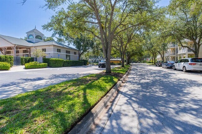 Foto del edificio - 930 Spring Park St