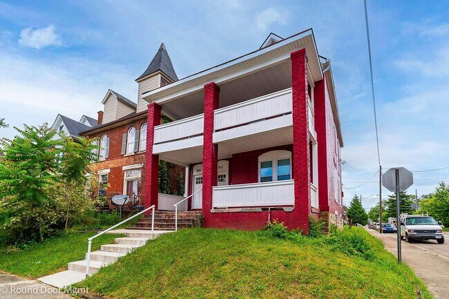 Building Photo - 850 Wilson Ave