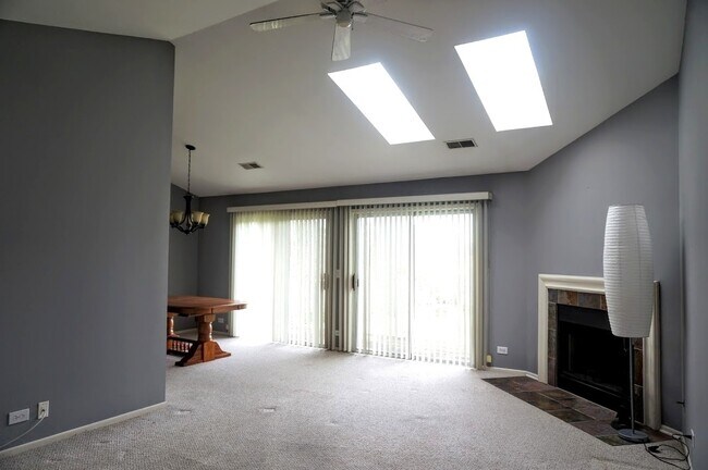 Foto del edificio - 45 Amber Ct