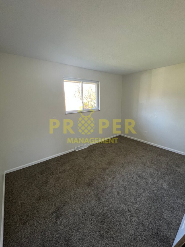 Foto del edificio - 2 bedrooms 1 bathroom house