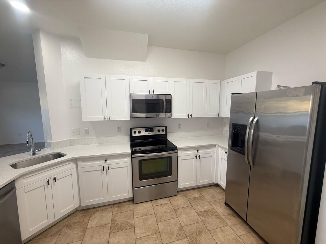 Stunning 3BR Home for Rent – Land O’ Lakes, FL - Stunning 3BR Home for Rent – Land O’ Lakes, FL