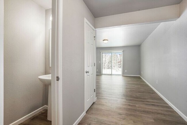 Foto del edificio - 5432 Eagle Glen Dr SW