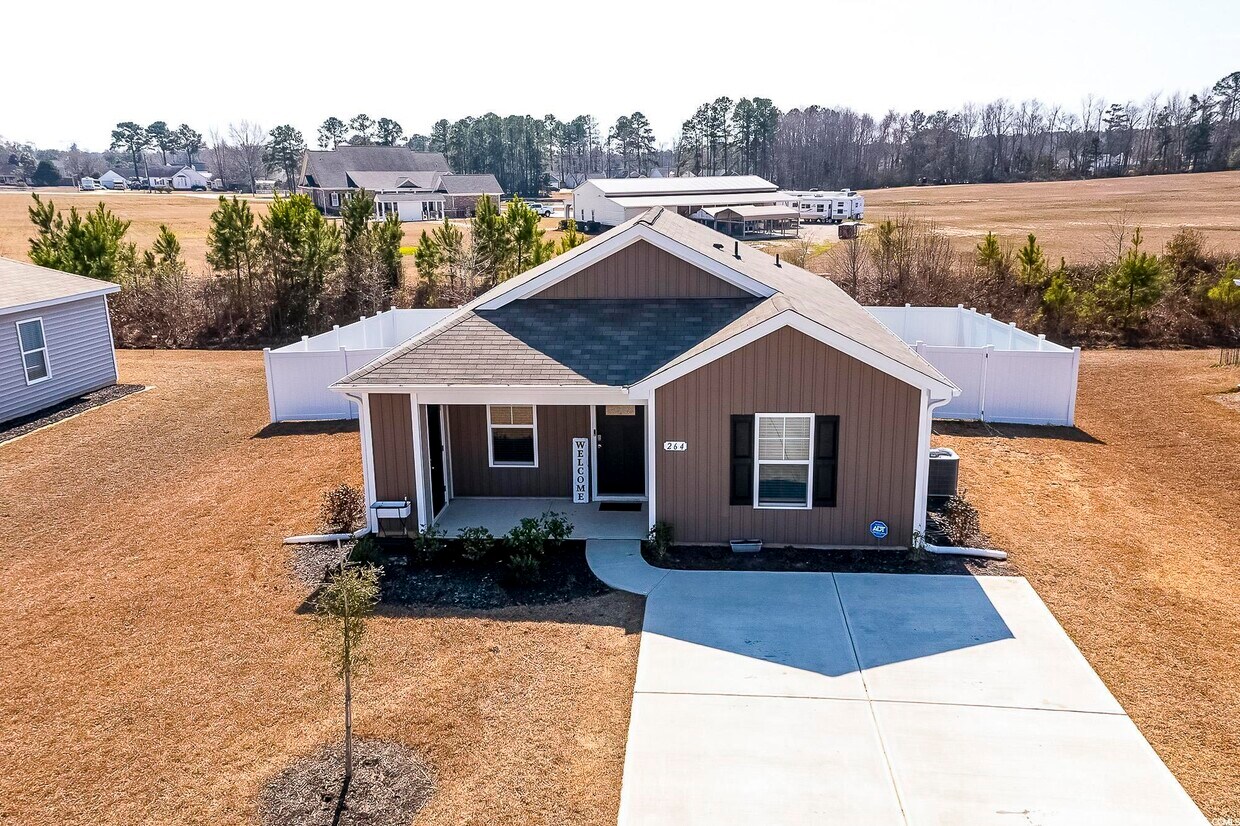 Foto principal - 264 Jeff Waters Cir