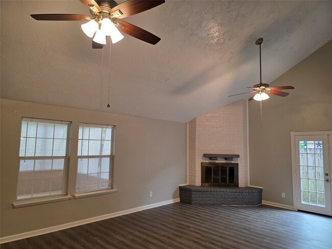 Building Photo - 507 Leicester Ln