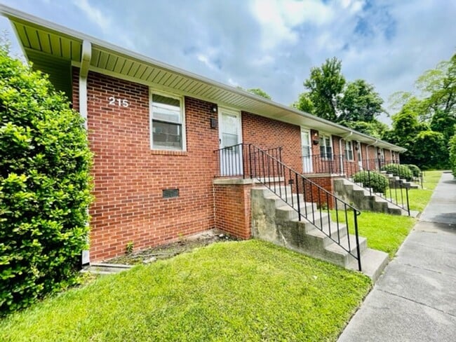 Foto del edificio - 1BR/1BA UNCG CAMPUS