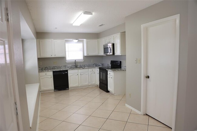 Building Photo - 14123 Rosetta Dr