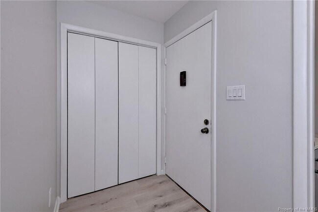 Foto del edificio - 8 Spring W