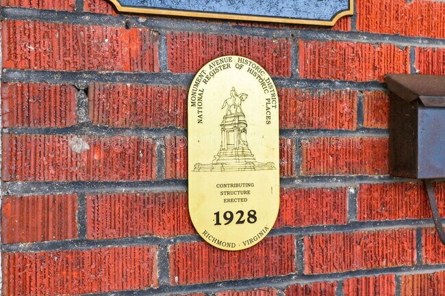 Building Photo - 3327 W Grace St