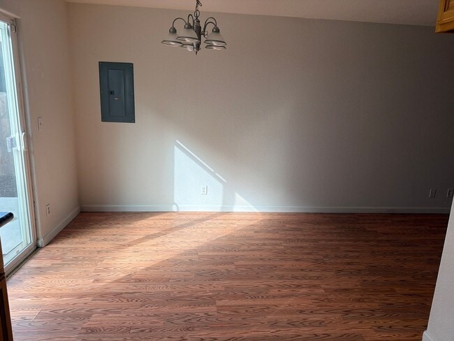 Foto del edificio - 243 F St