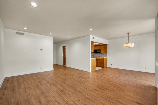 Foto del edificio - 11656 Montana Ave