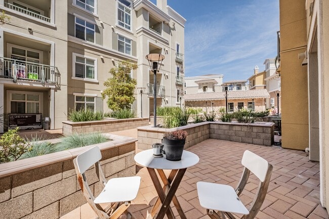 Building Photo - The Verdant Apartments