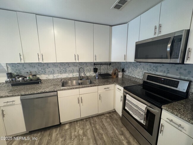 Foto del edificio - 8508 Sturbridge Cir W
