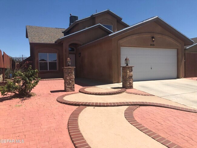 Foto del edificio - 14101 Tierra Halcon Dr