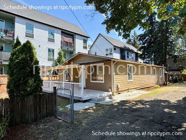 Building Photo - 17500 E Burnside St