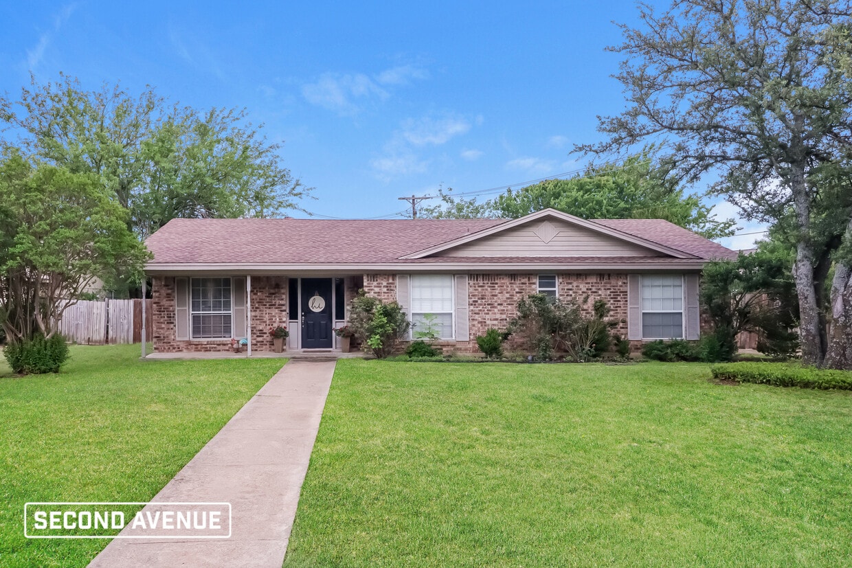 500 S Colonial DR House Rental in Cleburne, TX