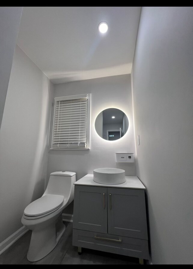 Foto del edificio - 2228 E Main St