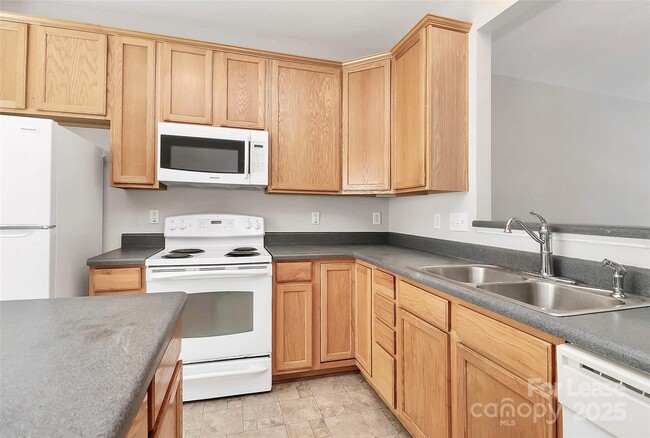 Building Photo - 12847 Bullock Greenway Blvd