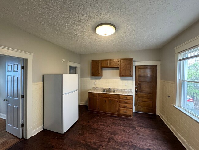 Building Photo - 3733 W 14th Street