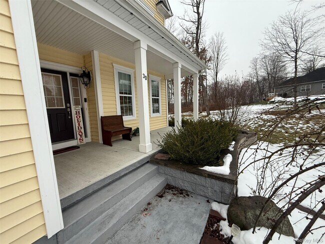 Foto del edificio - 30 Copper Rock Rd