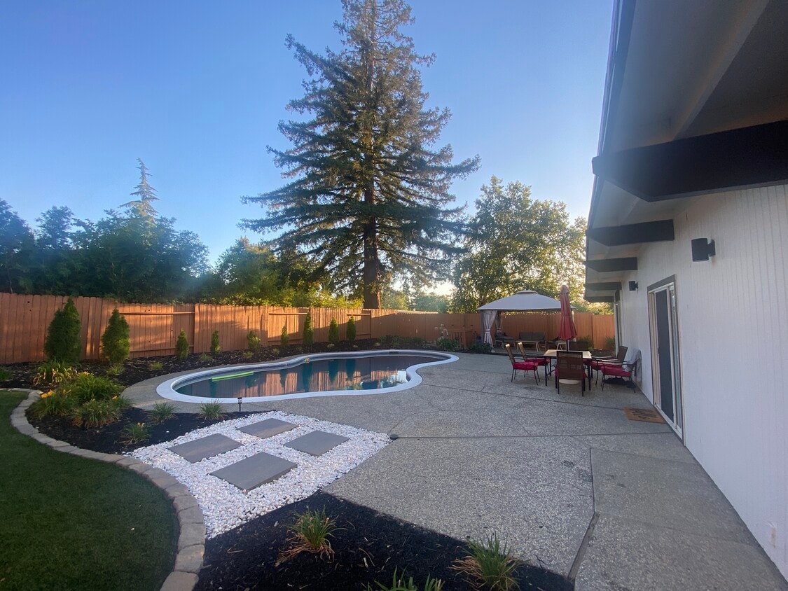 Foto principal - 7614 Northeast Cir