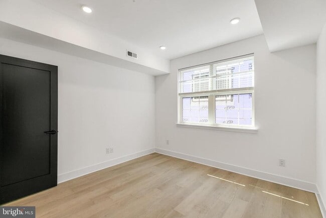 Foto del edificio - 3045 Richmond St