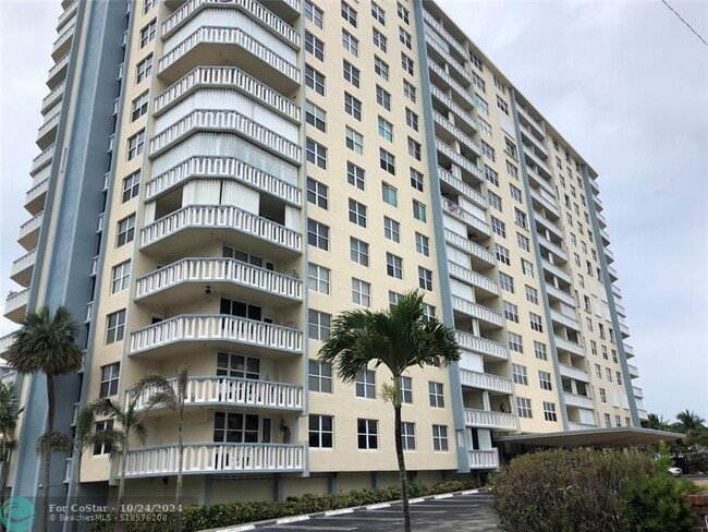 Building Photo - 305 N Pompano Beach Blvd