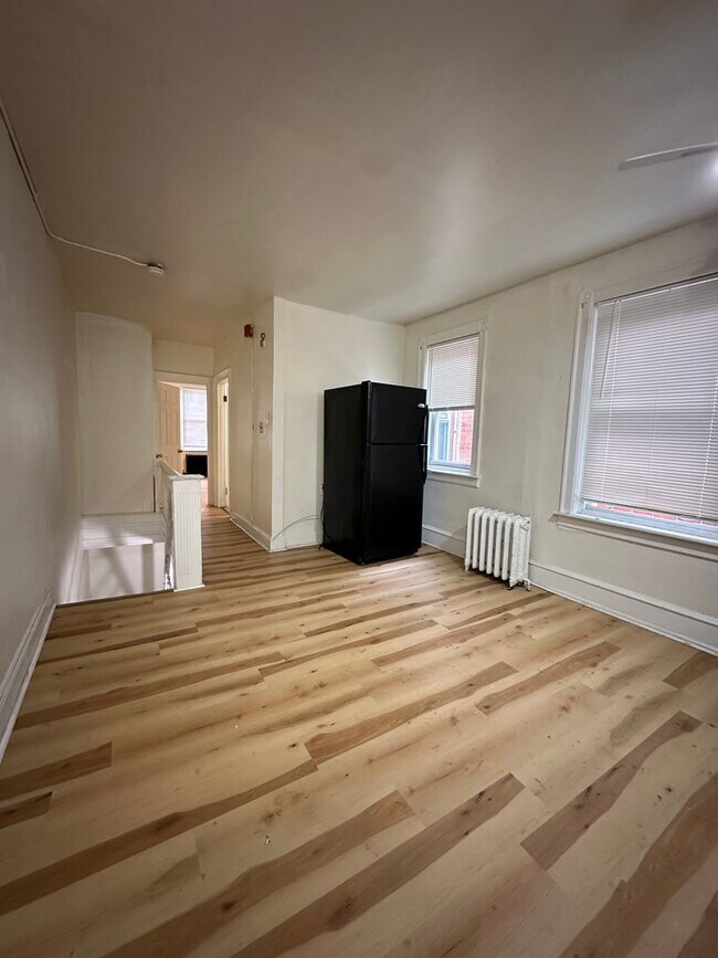 Foto del edificio - 1330 W Hunting Park Ave