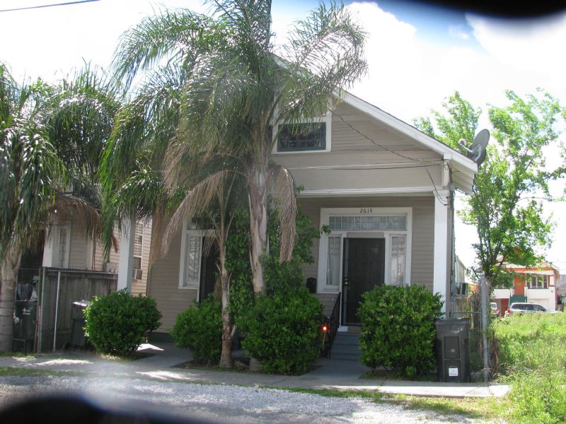 Primary Photo - 2612 Valence St