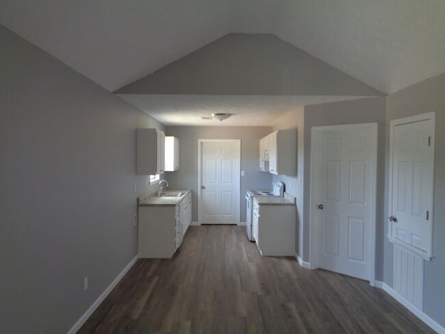Building Photo - 1582 CR 885