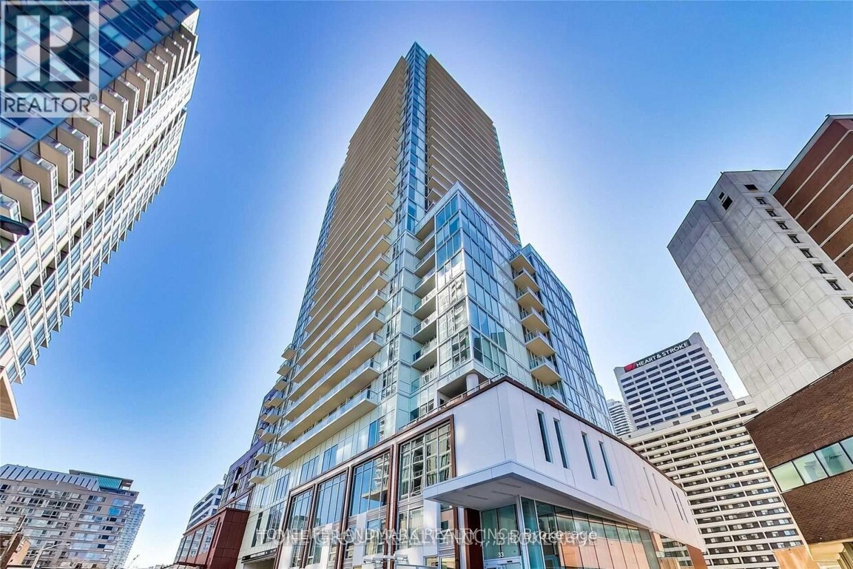 Primary Photo - 33 Helendale Ave