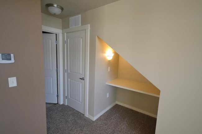 Foto del edificio - 8880 W Shellie Ln