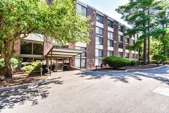 Building Photo - 993 Massachusetts Ave