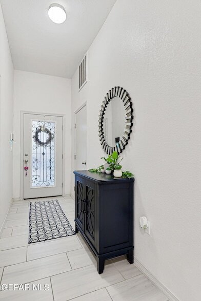 Foto del edificio - 7416 Tamarack Pl