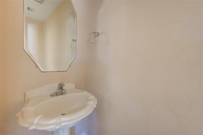 Building Photo - 18035 Mossy Creek Ln