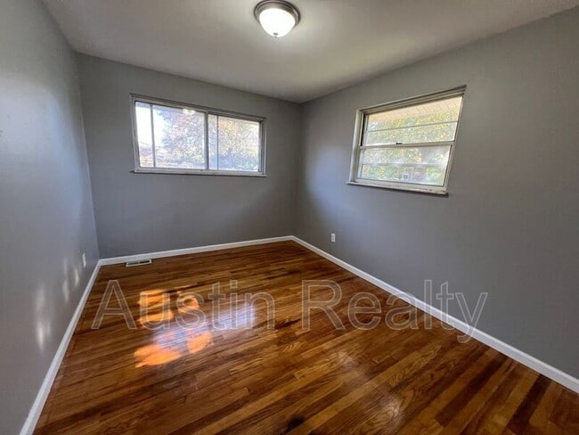 Building Photo - 4222 Wright Ave