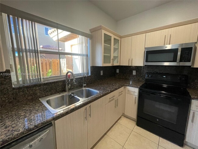 Foto del edificio - 8423 NW 138th Terrace