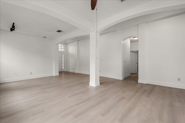 Photo - Stunning 4-Bedroom Lakefront Pool Home in ...