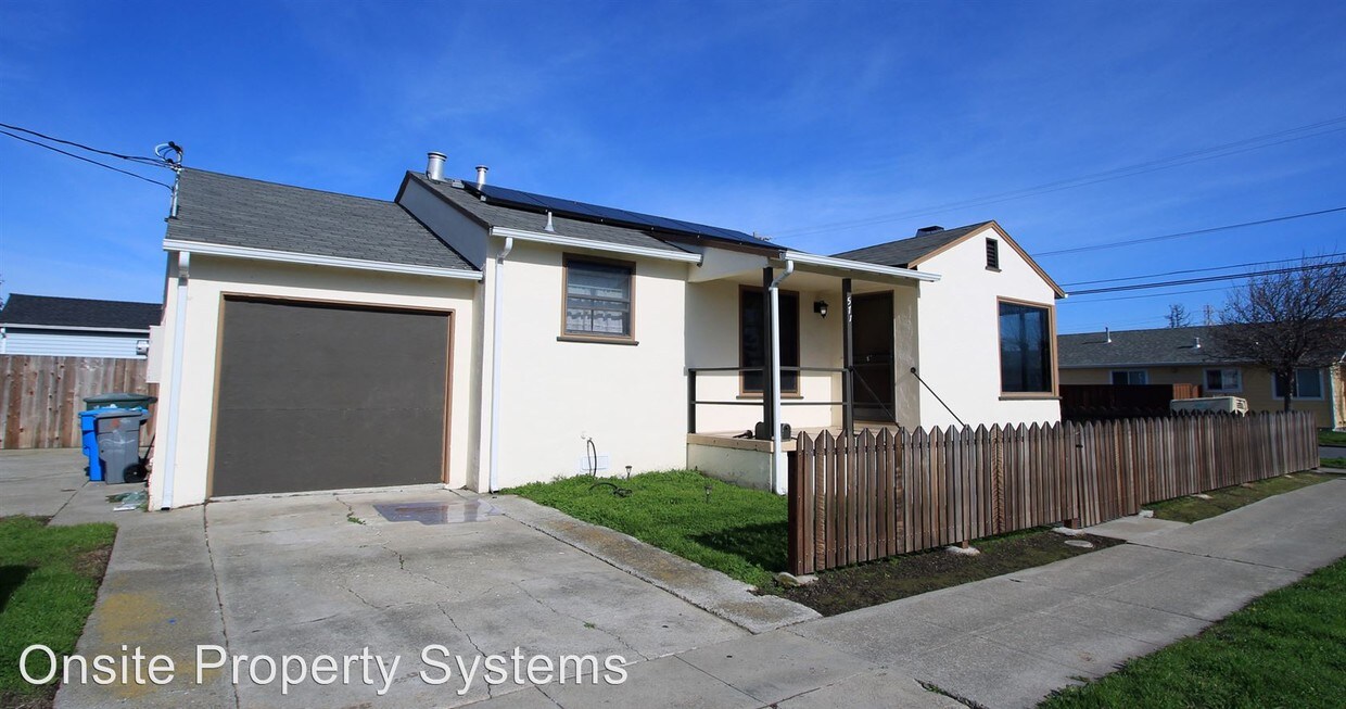 Foto principal - 2 br, 1 bath House - 571 Angus Avenue East